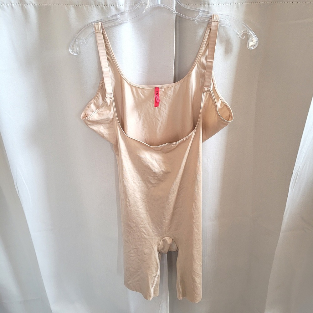 Spanx Womens Bodysuit XL Nude Shapewear Mid-Thigh Open Bust Minimalist 21895